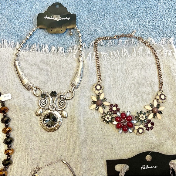 Fashion Necklaces Bundle - Picture 6 of 10